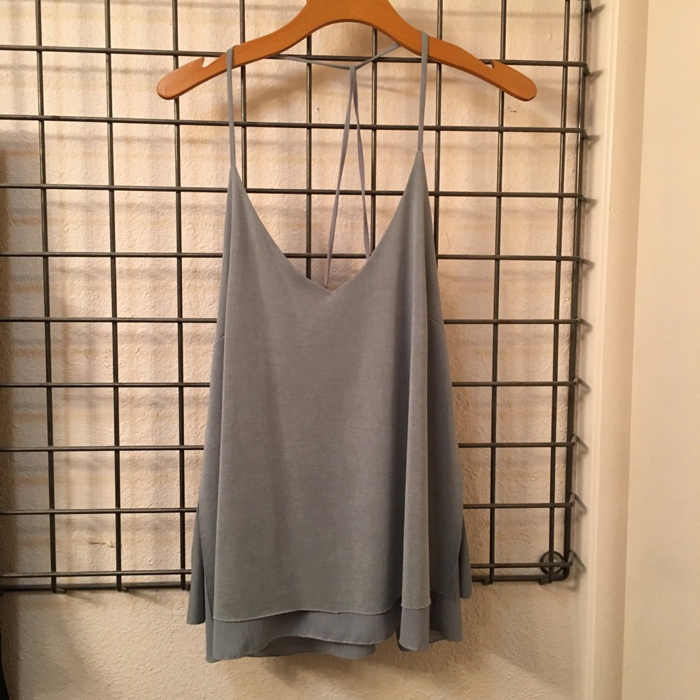 Cute light blue top!